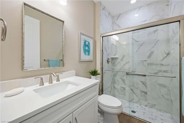 Guest Bath w/Huge Step-In Shower