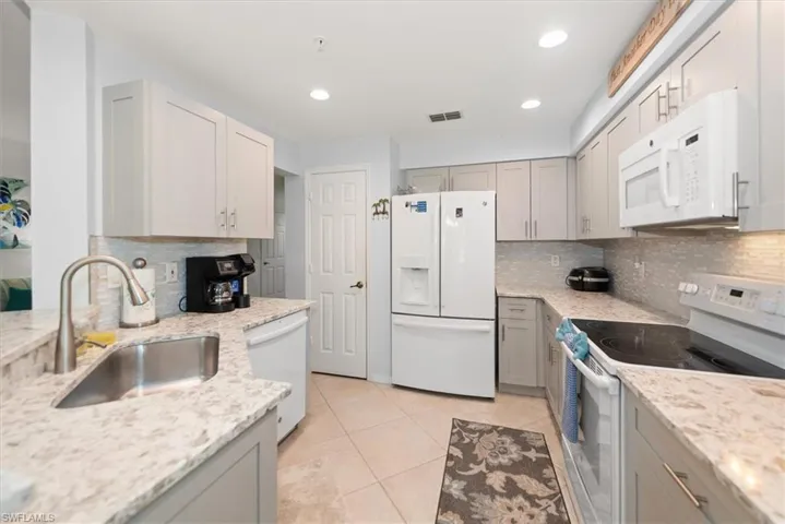 25204 Pelican Creek Cir 101, Bonita Springs, Florida 34134