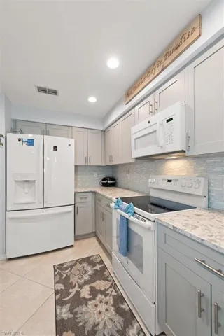 25204 Pelican Creek Cir 101, Bonita Springs, Florida 34134
