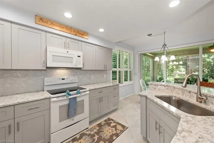 25204 Pelican Creek Cir 101, Bonita Springs, Florida 34134