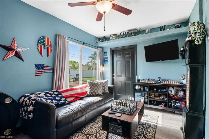109 Ne 10th Ave, Cape Coral, Florida 33909