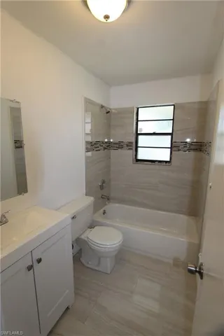 2445 Thomasson Dr D, Naples, Florida 34112