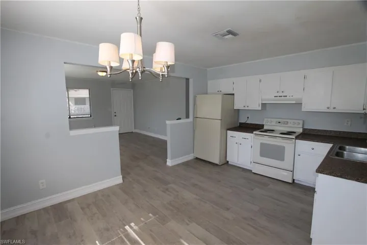 2445 Thomasson Dr D, Naples, Florida 34112