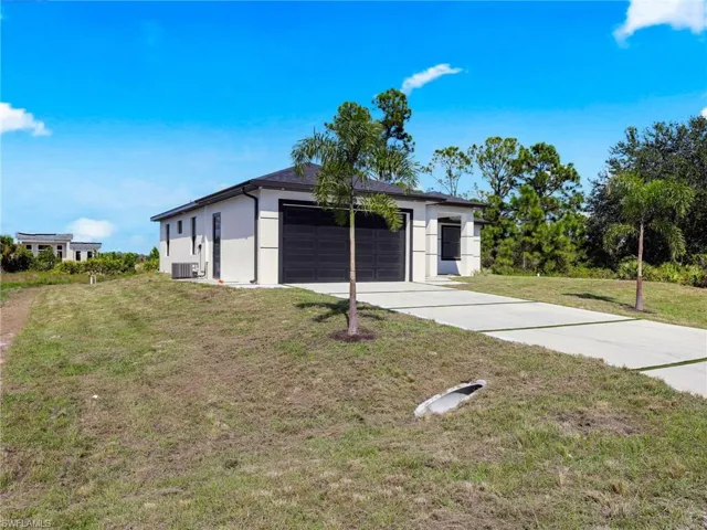 1119 Earhart St E, Lehigh Acres, Florida 33974
