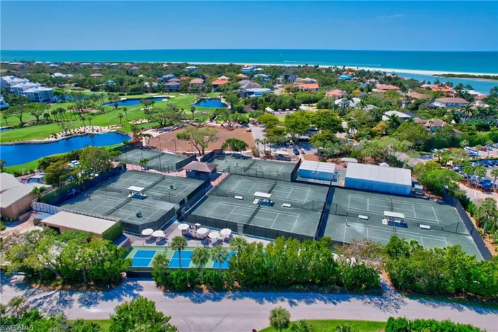 Tennis + Pickleball Courts