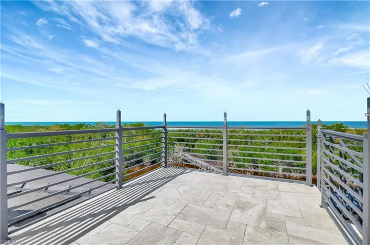 4th Floor Deck