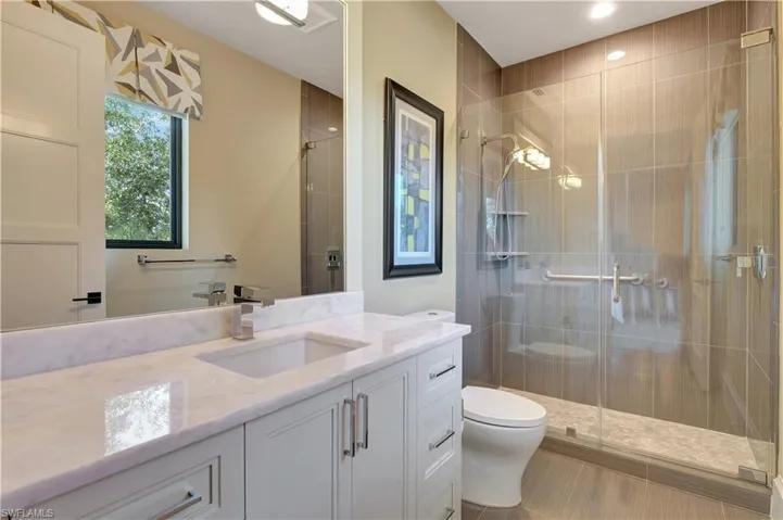 2nd Floor. Ensuite Bath #4