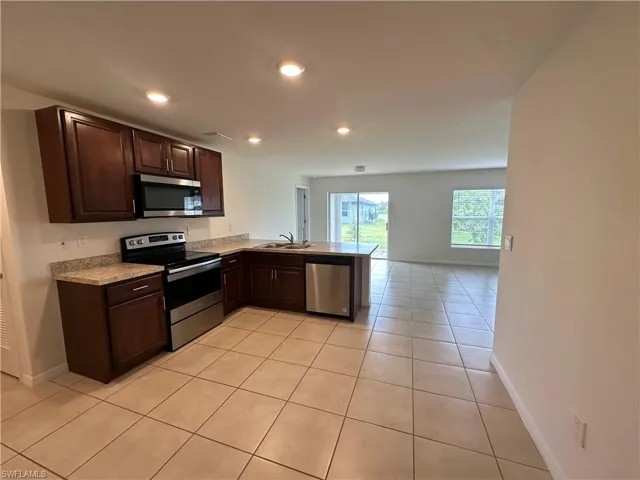 2213 Ne 33rd St, Cape Coral, Florida 33909