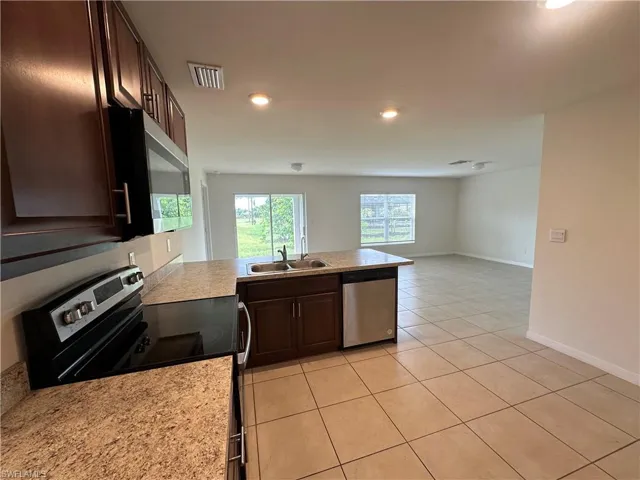 2213 Ne 33rd St, Cape Coral, Florida 33909