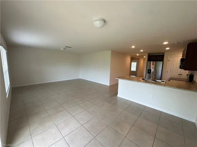 2213 Ne 33rd St, Cape Coral, Florida 33909