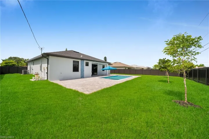 1013 Ne 12th Ter, Cape Coral, Florida 33909