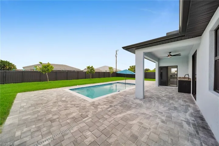 1013 Ne 12th Ter, Cape Coral, Florida 33909