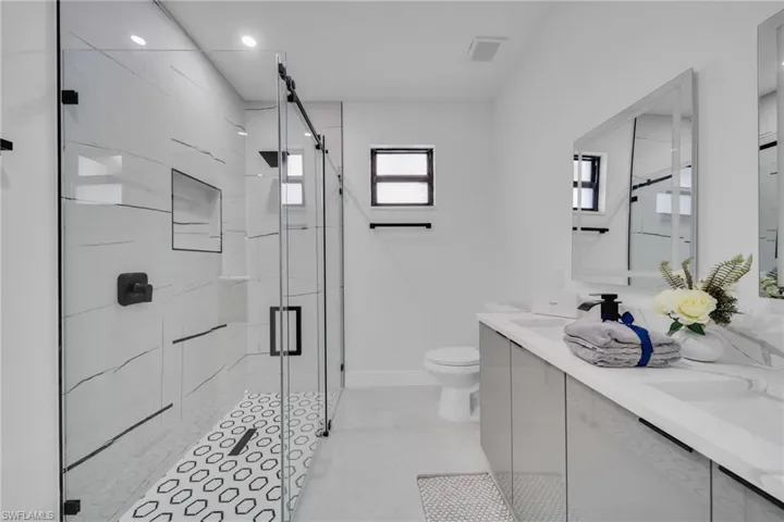 1013 Ne 12th Ter, Cape Coral, Florida 33909