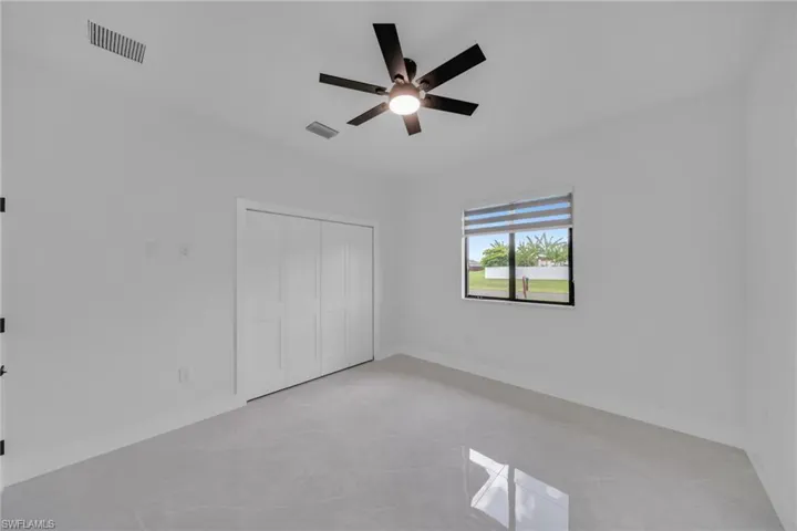 1013 Ne 12th Ter, Cape Coral, Florida 33909