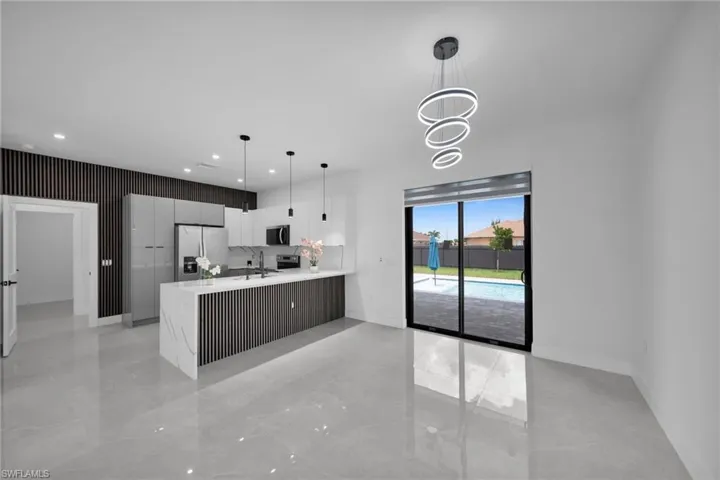 1013 Ne 12th Ter, Cape Coral, Florida 33909