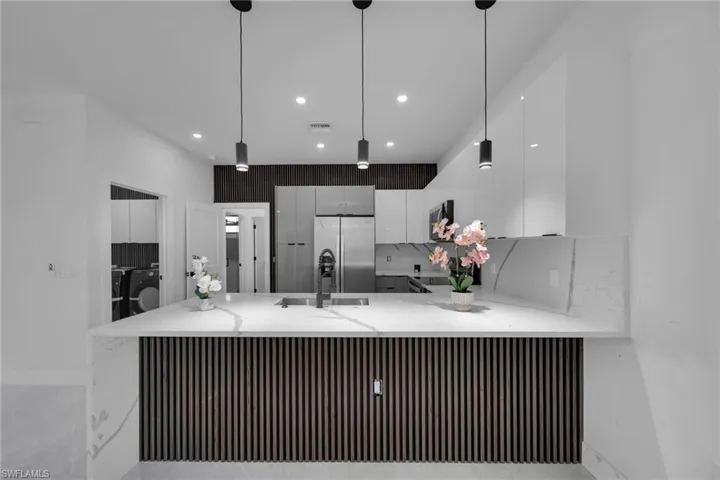 1013 Ne 12th Ter, Cape Coral, Florida 33909