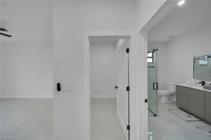 1013 Ne 12th Ter, Cape Coral, Florida 33909
