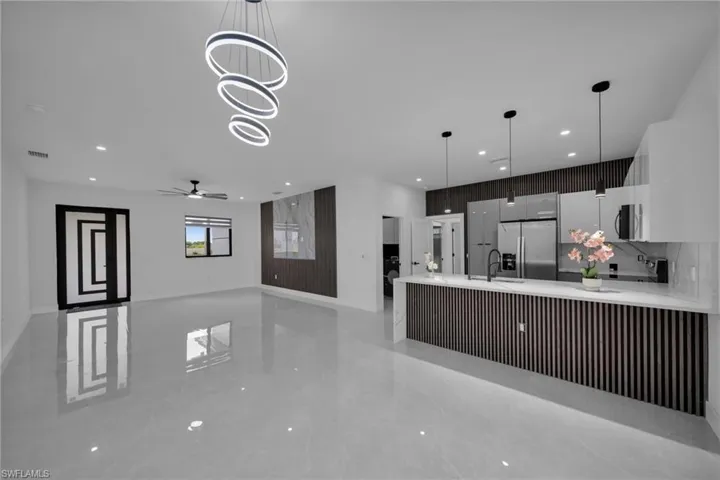 1013 Ne 12th Ter, Cape Coral, Florida 33909