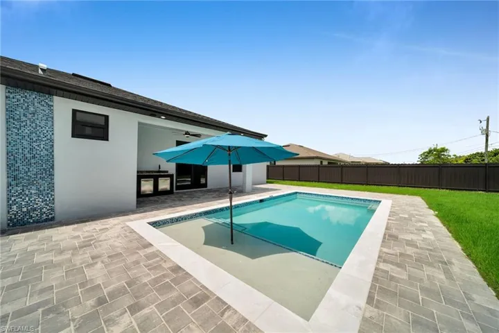 1013 Ne 12th Ter, Cape Coral, Florida 33909