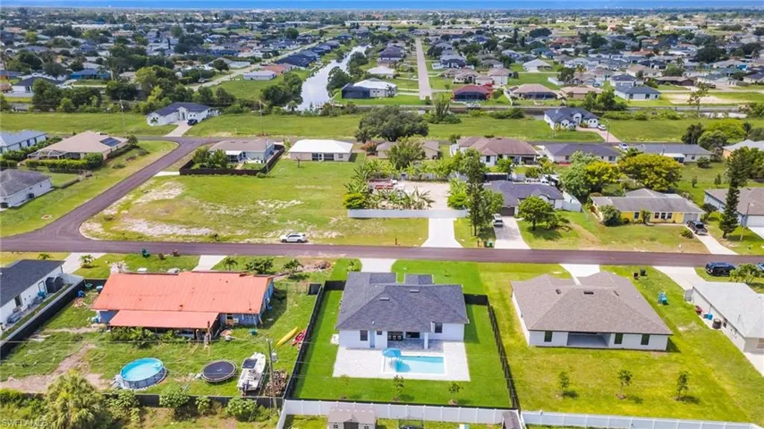1013 Ne 12th Ter, Cape Coral, Florida 33909