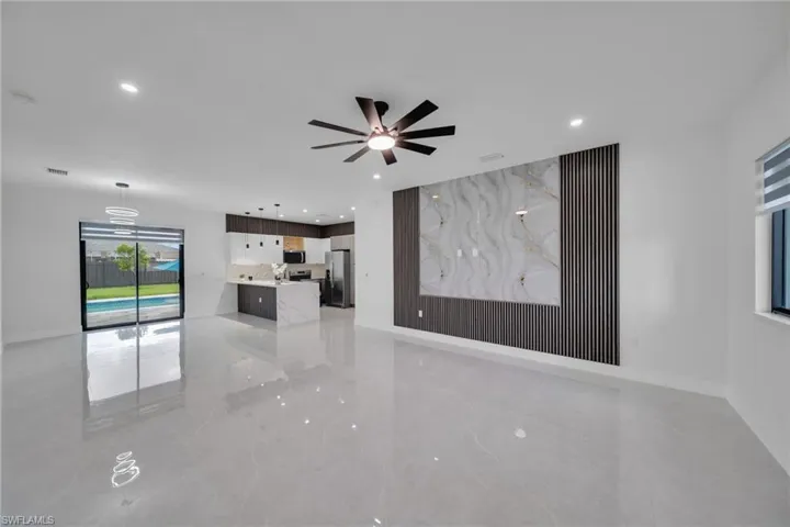 1013 Ne 12th Ter, Cape Coral, Florida 33909