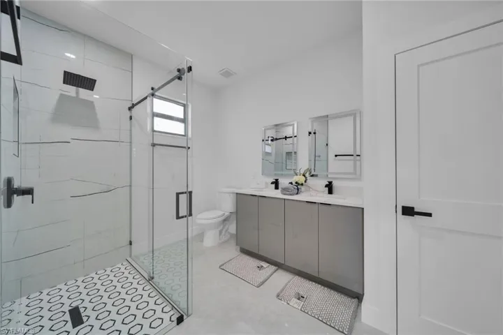1013 Ne 12th Ter, Cape Coral, Florida 33909