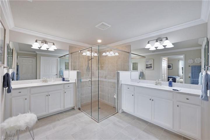 17390  Cherrywood  CT, Bonita Springs, FL 34135