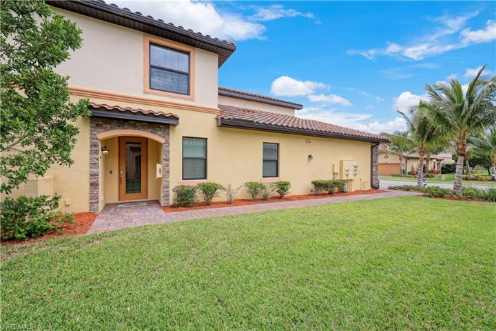 17390  Cherrywood  CT, Bonita Springs, FL 34135