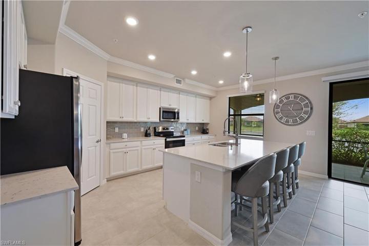 17390  Cherrywood  CT, Bonita Springs, FL 34135