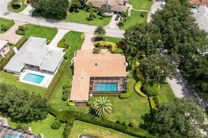 Peaceful & serene spacious, lushly landscaped yard.