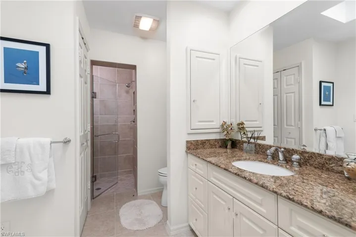 Guest or powder bath, linen closet.