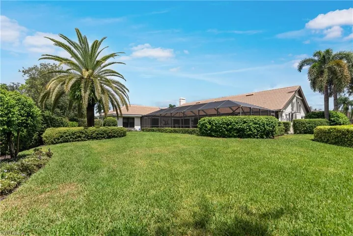 Rear yard - bring the four-footed or other family guests to play!
