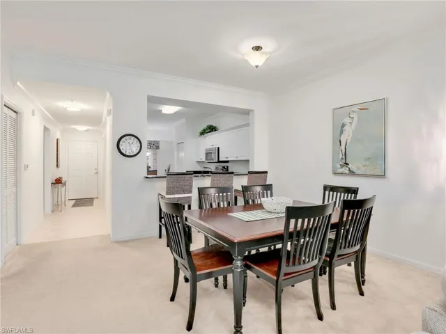 Entry - Breakfast Bar - Dining Area