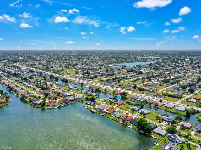 Situated On Freshwater Canal