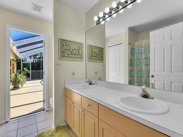 Guest/Pool Bath