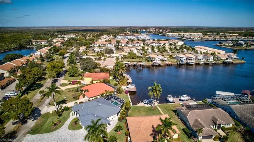 182 Newport Dr 1007, Naples, Florida 34114