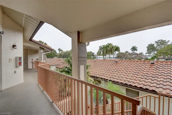 182 Newport Dr 1007, Naples, Florida 34114