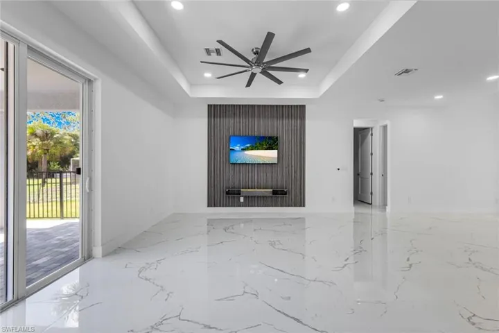 407 Columbus Ave, Lehigh Acres, Florida 33972