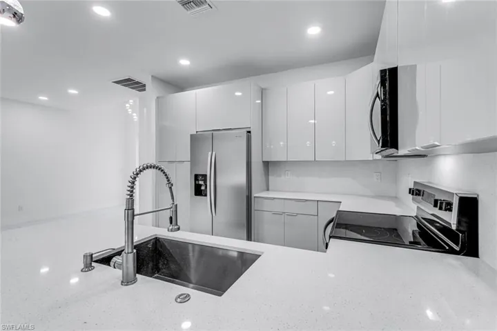 407 Columbus Ave, Lehigh Acres, Florida 33972