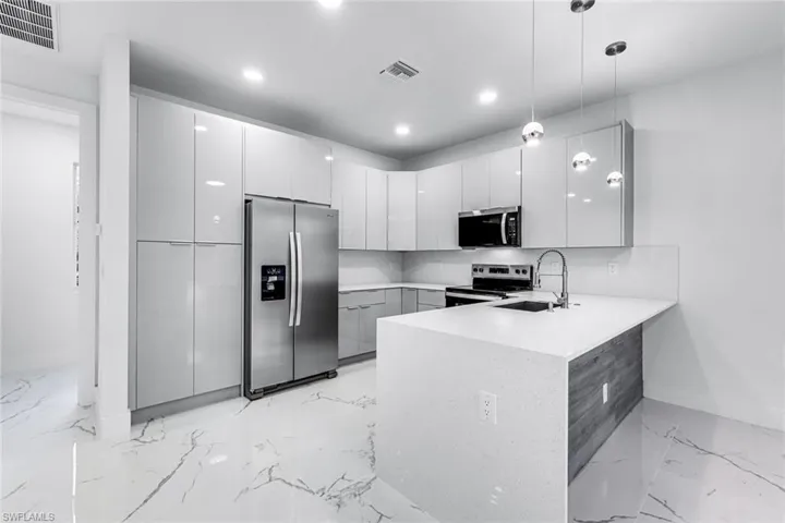 407 Columbus Ave, Lehigh Acres, Florida 33972