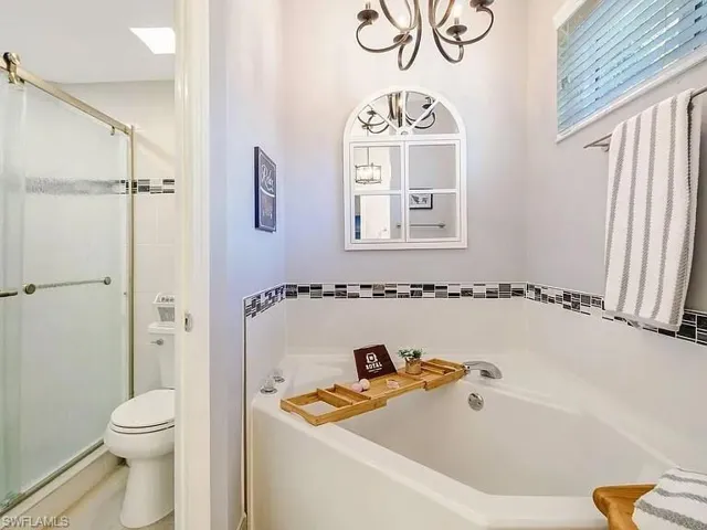 833 Mount Hood Ct, Naples, Florida 34104
