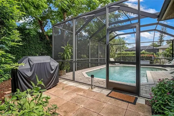 833 Mount Hood Ct, Naples, Florida 34104