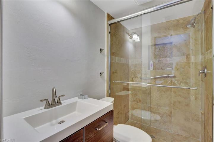 Guest house full bath