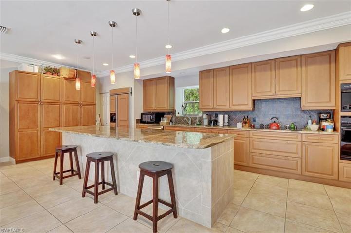 Guest house social room with full kitchen
