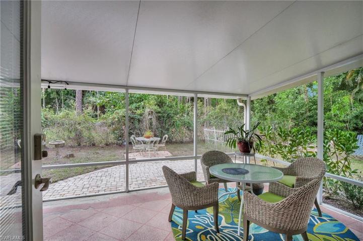 Guest house screened patio