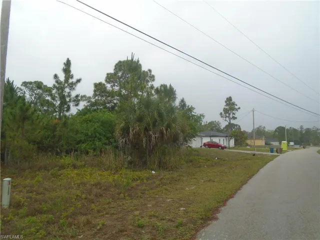 719 Crestline Ave S, Lehigh Acres, Florida 33974