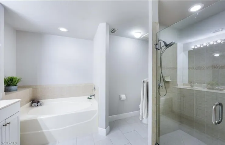 11842 Bayport Lane 2102, Fort Myers, Florida 33908