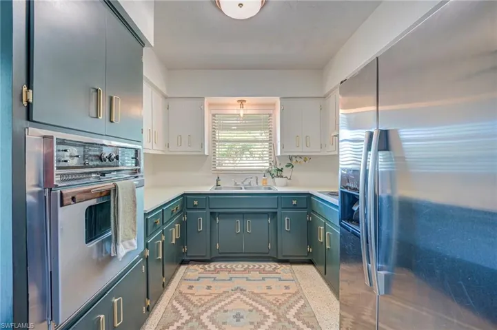 Lots of vintage charm in this kitchen!