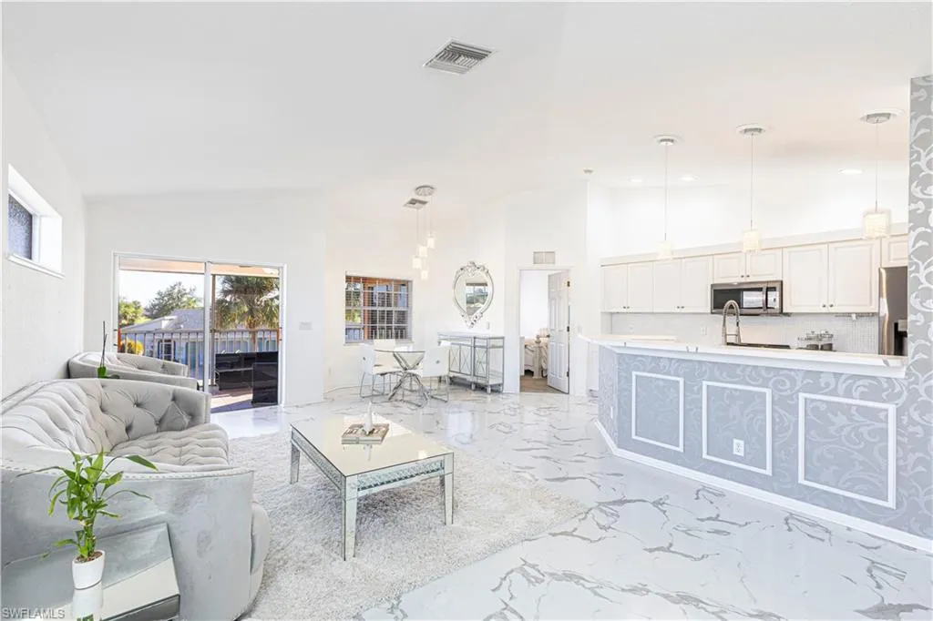 19914 Lake Vista CIR, Lehigh Acres, FL 33936,224091785