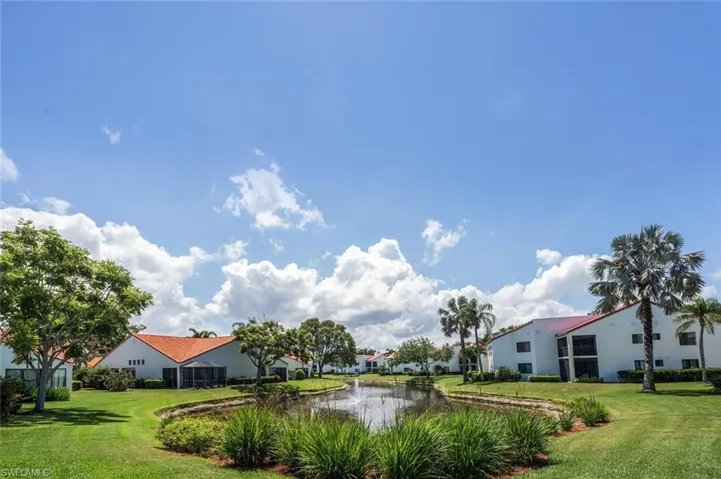 559  Beachwalk  CIR, Naples, FL 34108